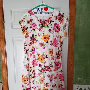 Floral high/low blouse.  Very sheer.  Size 2x.